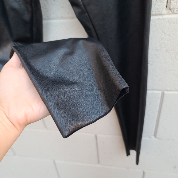 Commando | Faux Leather Perfect Control Leggings in Black Size XL - Picture 5 of 7